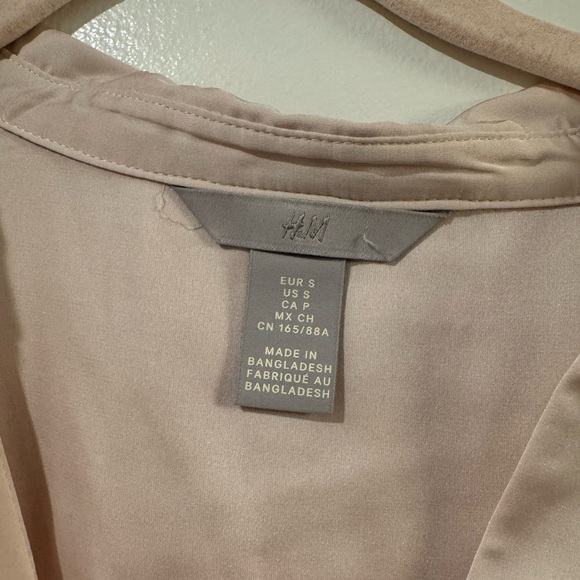 H&M Soft Beige Satin Blouse - Picture 2 of 3